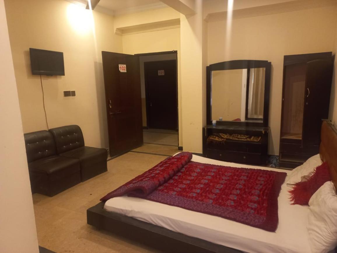 Hotel Tulip Inn Равалпинди Экстерьер фото