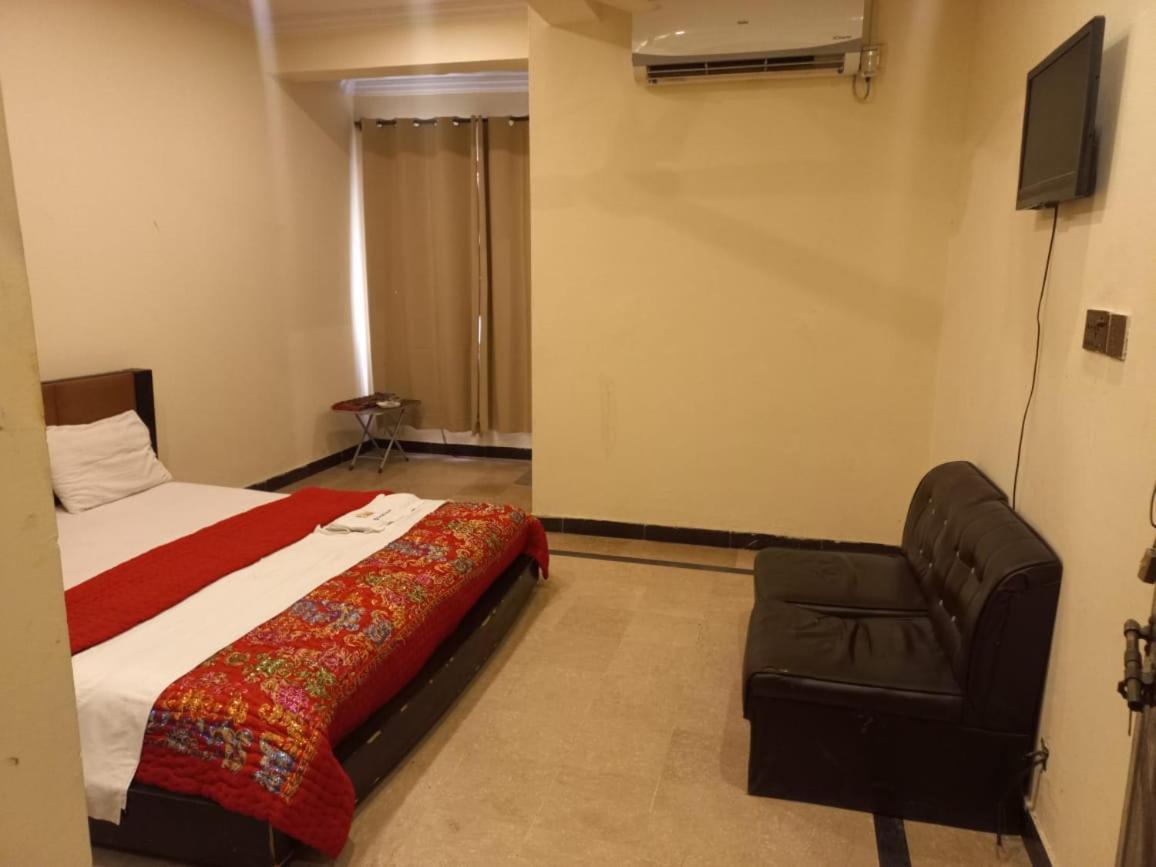 Hotel Tulip Inn Равалпинди Экстерьер фото